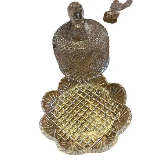 Vintage Avon Fostoria Diamond Cut Glass Dome Cover Butter Cheese Dish Circa 1970 - Picture 2 of 2